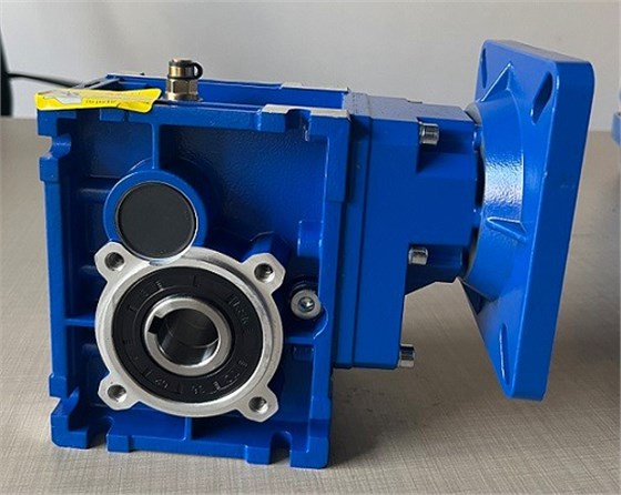 艾思捷技術(shù)教您蝸輪蝸桿減速機(jī)怎么選一款合適的伺服電機(jī)配套？ (4).jpg