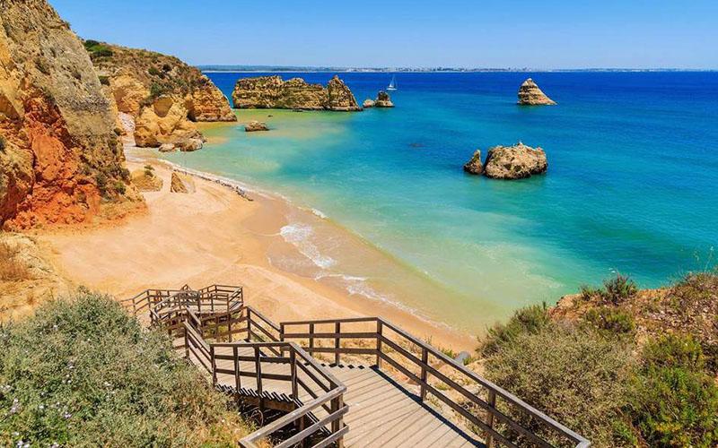 移民葡萄牙多長時(shí)間拿卡？解讀葡萄牙黃金簽證的申請周期與流程