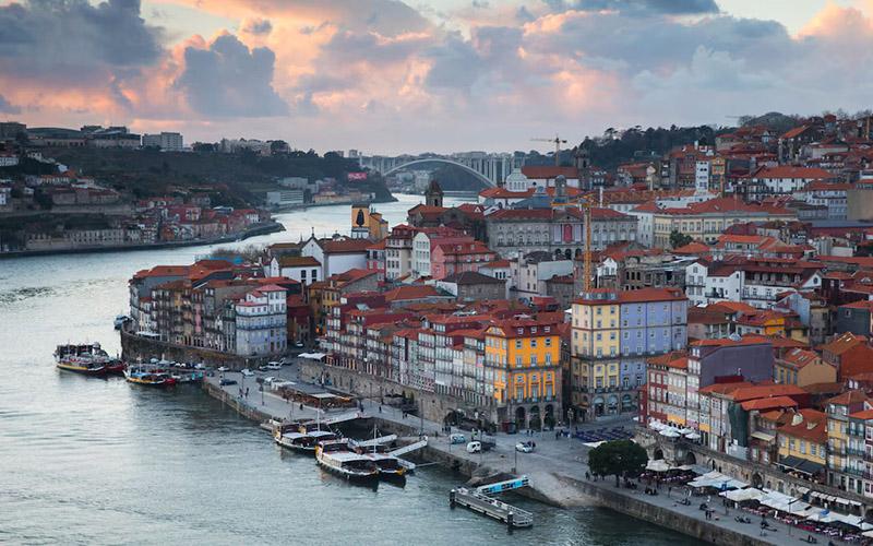 多大可以移民葡萄牙？年齡要求及申請指南