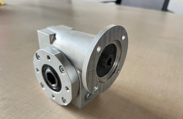 線體輸送、倍速鏈輸送線上用不銹鋼蝸輪蝸桿減速機(jī) (3).jpg